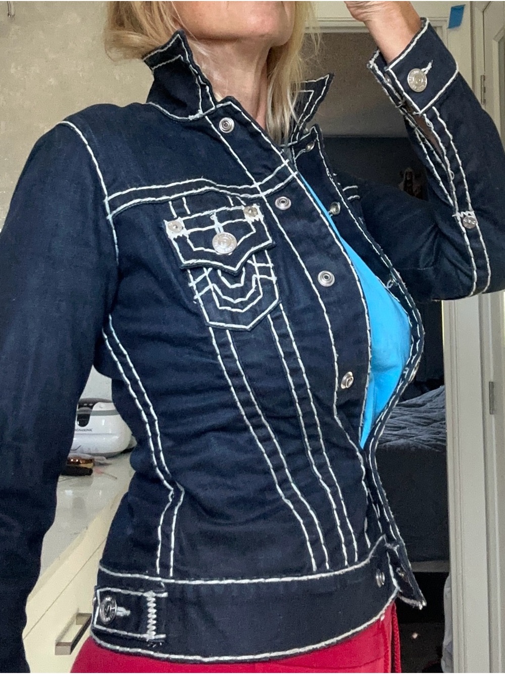 DESIGNER ‘TRUE RELIGION’ Jean Contrast-Stitch Button Front Jacket - Women's - Picture 2 of 16